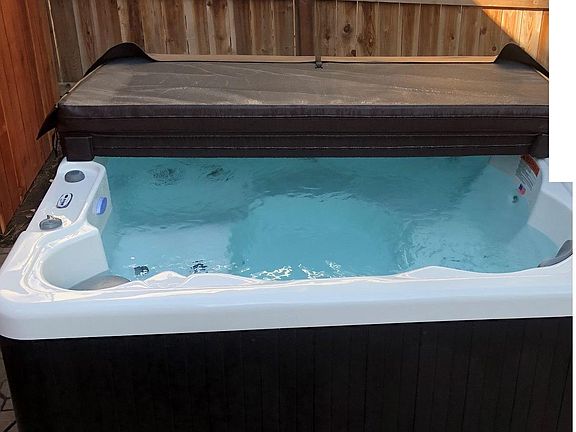 jacuzzi foir 6 people