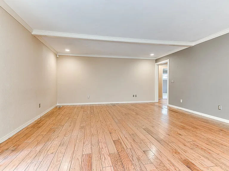 6313 Avalon Ln — Photo 19