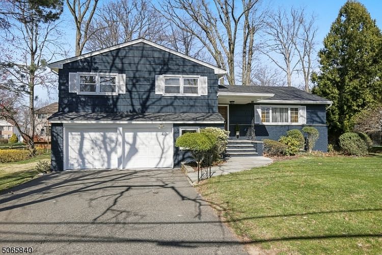 1st image of 53 Woodland Ave