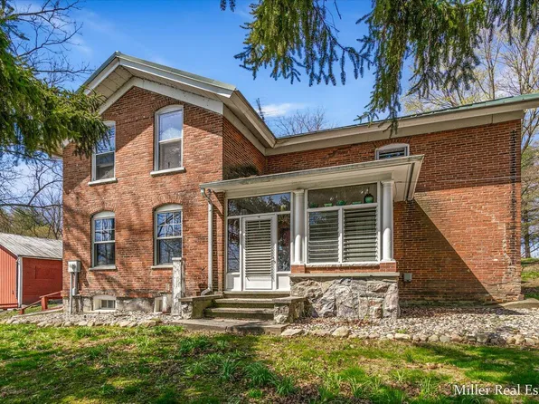 736 Durkee St, Nashville, MI 49073