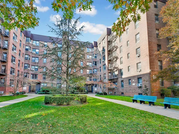 2260 Burnett Street image 1 of 7