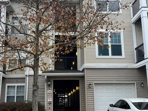 13359 Connor Dr APT J, Centreville, VA 20120