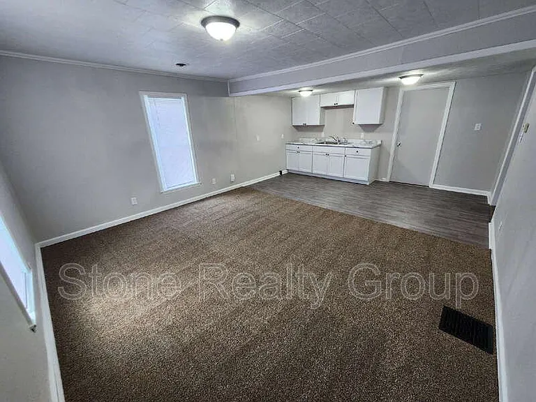 957 S Main St #2 — Photo 2