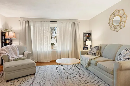 12 Thomas St Photo 1