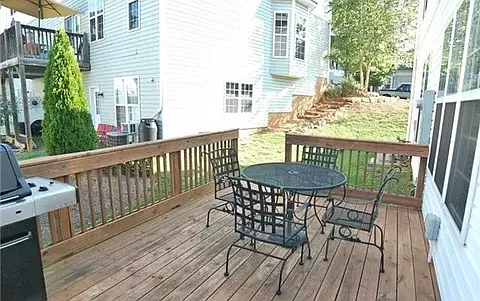 3 bed, 2.5 bath, 2072 sqft, $3,500 — Photo 3