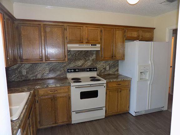 5th image of 5803 Sidney Dr