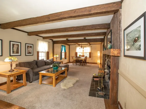 8943 3rd Ave, Pleasant Prairie, WI 53158