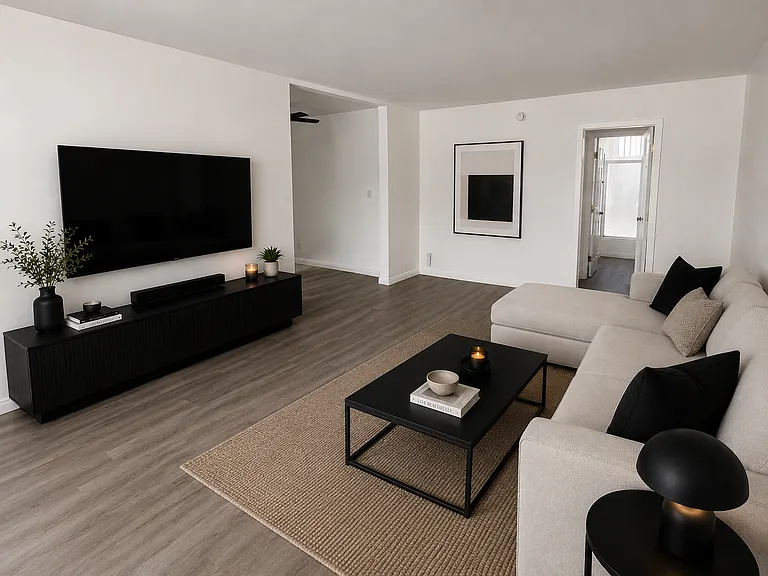 Sepulveda Apartments — Photo 25