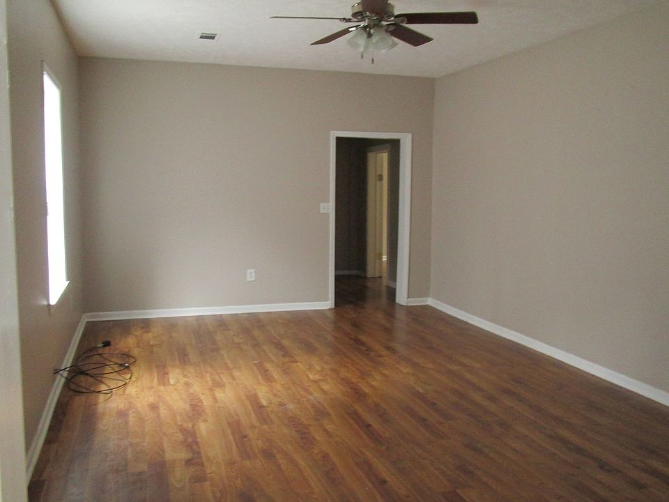 2nd image of 319 Cooper Rd
