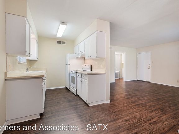 2nd image of 2551 San Pedro Ave APT 207