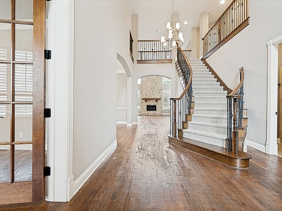 2nd image of 2416 Top Rail Ln