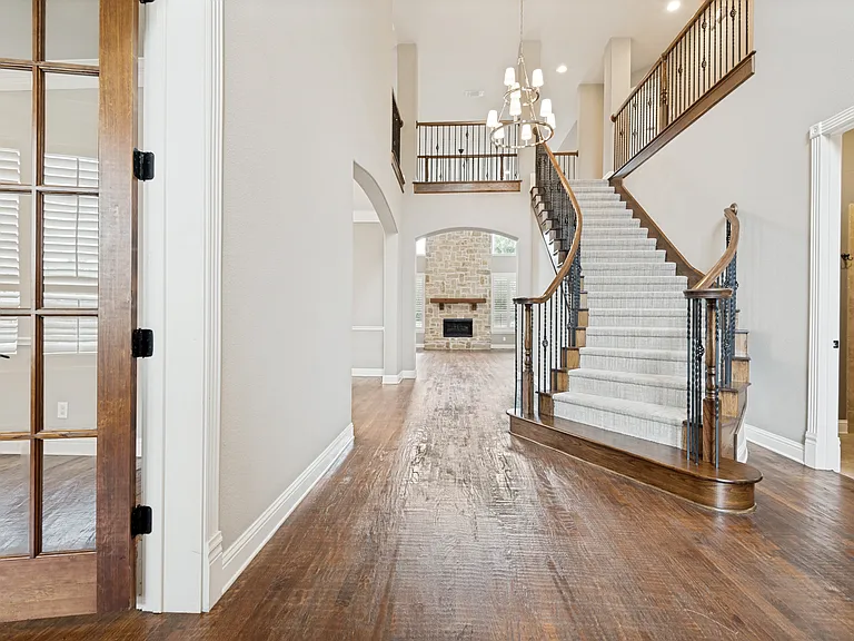 2416 Top Rail Ln — Photo 2