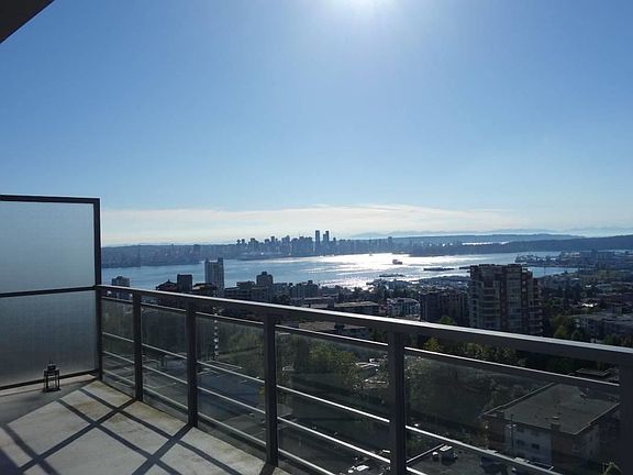4th image of 111 E 13th St #1505
