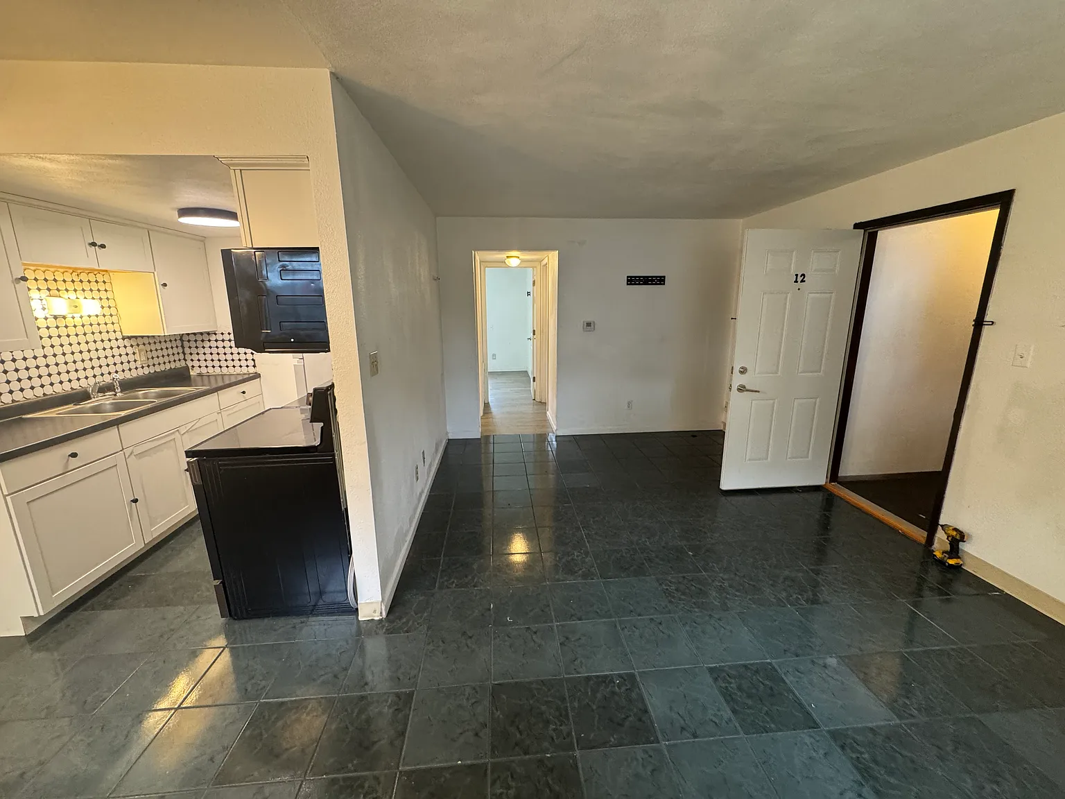 2 bed, $950 — Photo 4