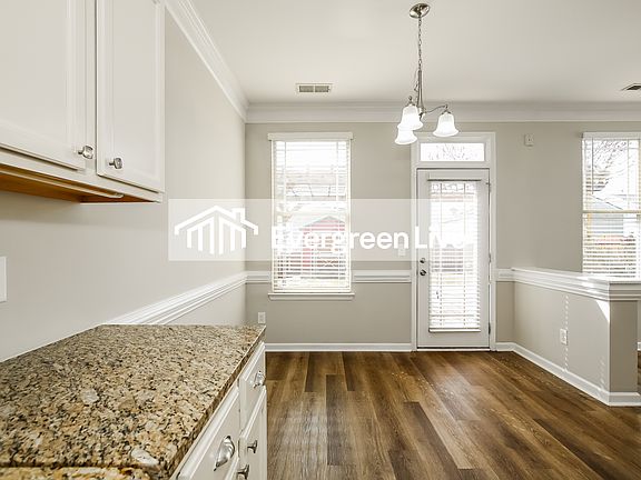 5th image of 3958 Creekmoore Dr