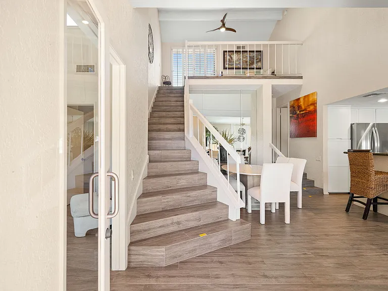 Mariposa Dr — Photo 19