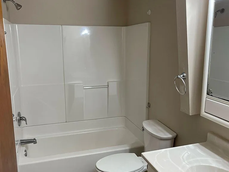 608 S Anderson St — Photo 33