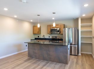 Woodland Hills Townhomes Comfortable & Convenient Living in Sioux City!, Sioux City, IA 51104