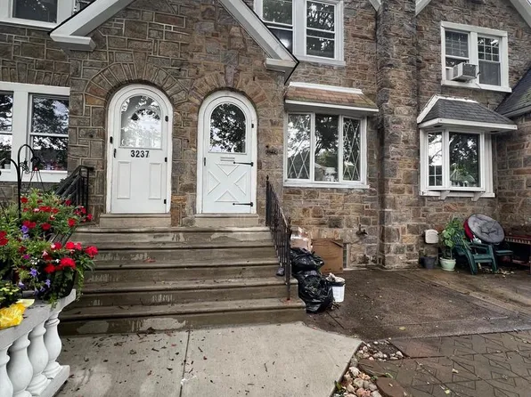 3239 Wellington St, Philadelphia, PA 19149