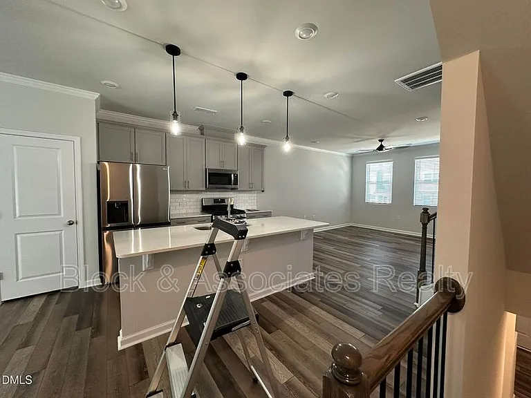 608 Gimari Dr — Photo 38