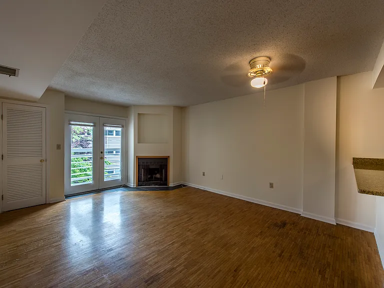Davenport Apartments — Photo 4