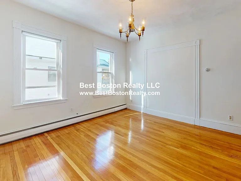 7 Aldie St #1 — Photo 3
