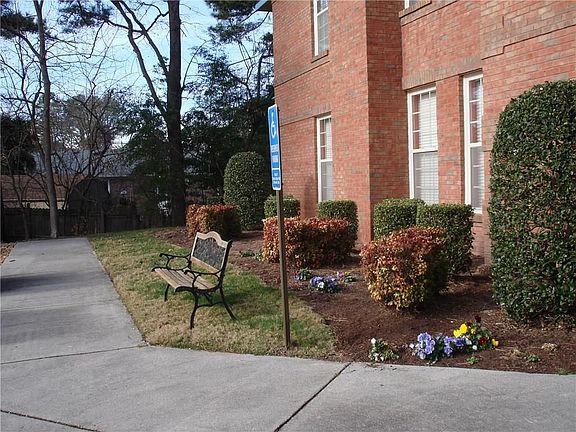 2nd image of 300 Riveranne Ct APT 213