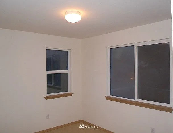 18325 SE 261st Ct — Photo 7