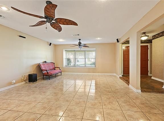 3rd image of 533 Lynnmeade Dr