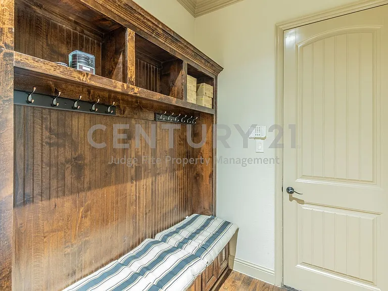7565 Rawlins Ln — Photo 30