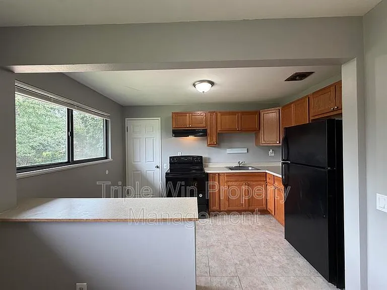 10319 Varnum Dr — Photo 11