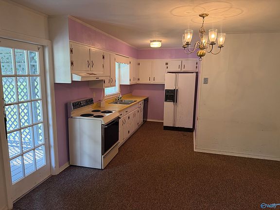 3rd image of 2208 Rodgers Dr NE