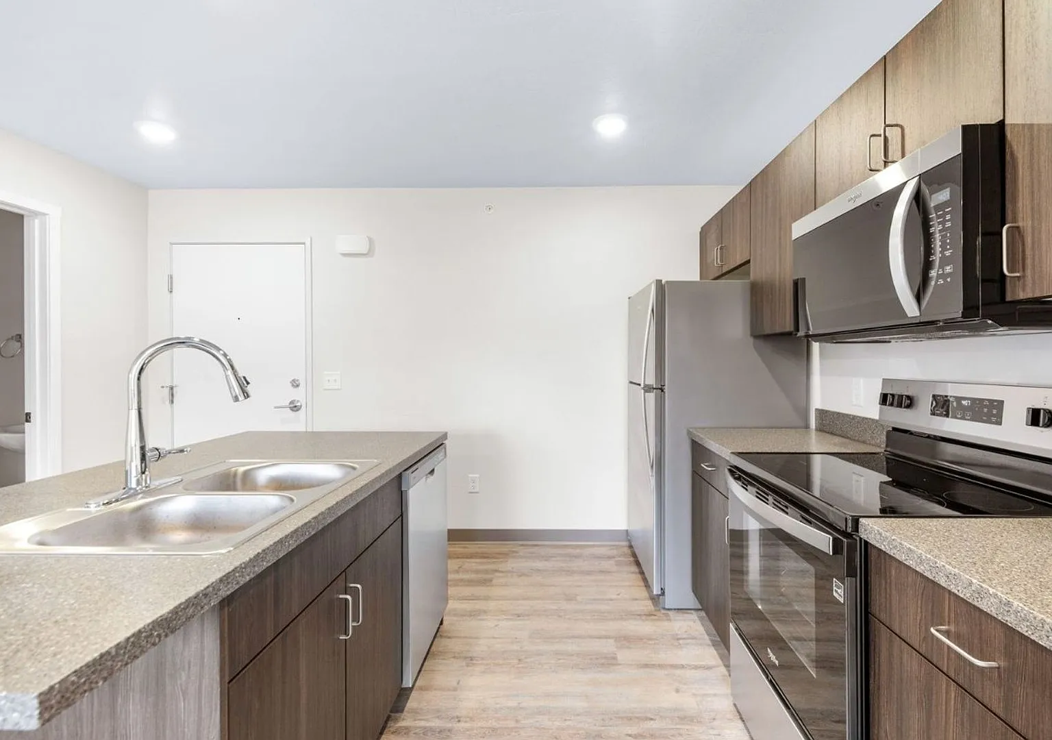 The Oaks- 352 Deschane Ave Crivitz WI — Photo 4