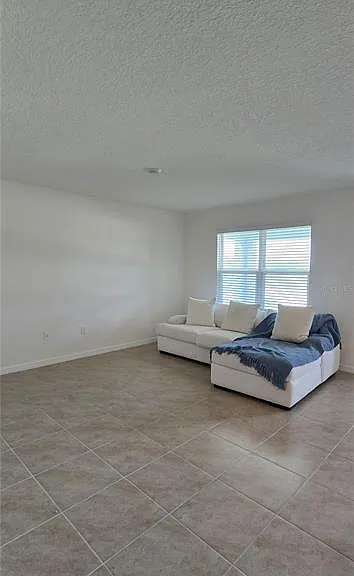 1136 Belfast Pl — Photo 12