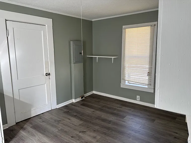 213 Haywood St — Photo 4