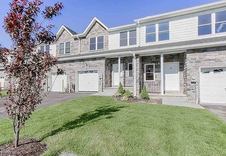 15 Decroce Ct — Photo 1