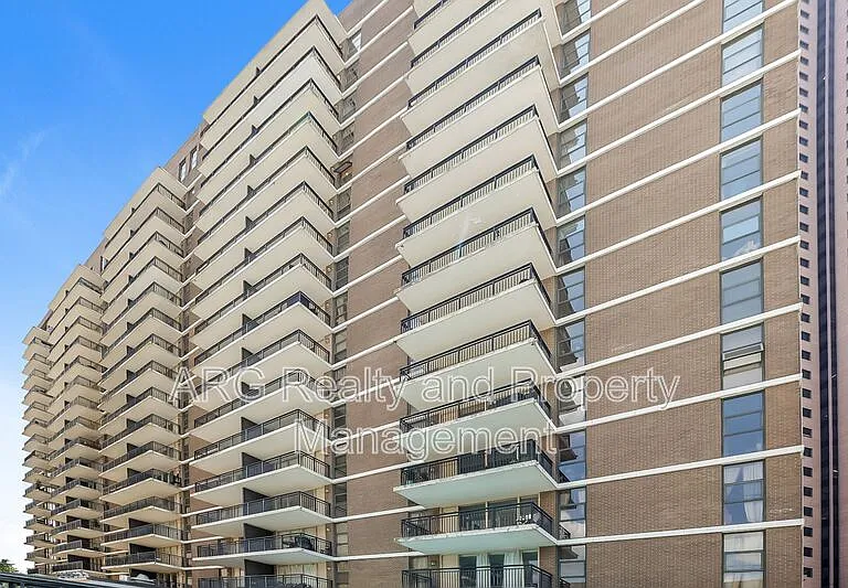620 Peachtree St NE #901 — Photo 1