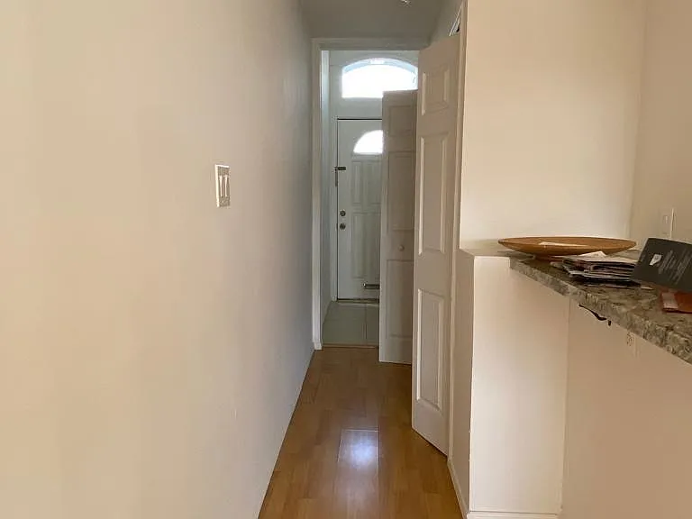 1030 York St — Photo 6
