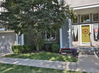 5232 NE Sawgrass Dr, Lees Summit, MO 64064