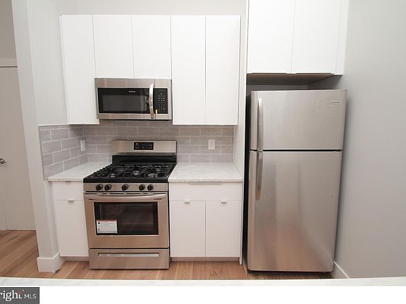 4th image of 220-24 S 3rd St Unit 204
