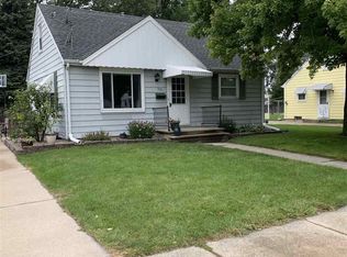 1921 Henry St, Neenah, WI 54956