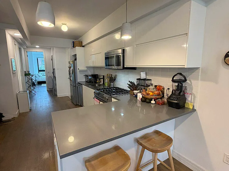 56 Vernon Ave #3 — Photo 5