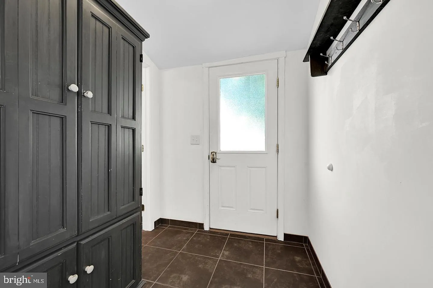 3 bed, 2.0 bath, 1040 sqft, $1,700 — Photo 3