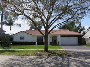 15650 Huntridge Rd, Davie, FL 33331