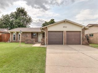 802 Glenwood Dr, Yukon, OK 73099