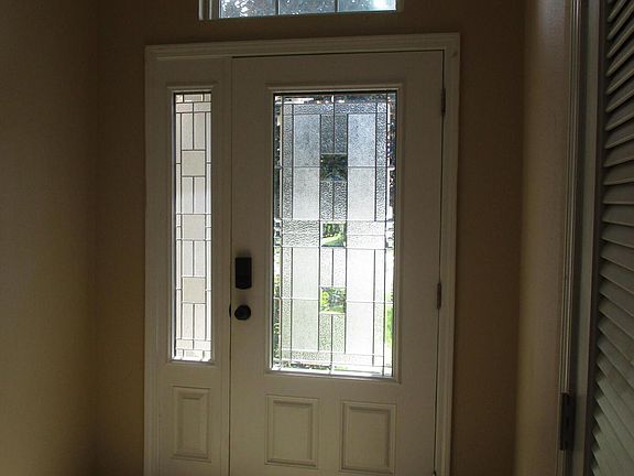 3rd image of 469 Glendale Ln