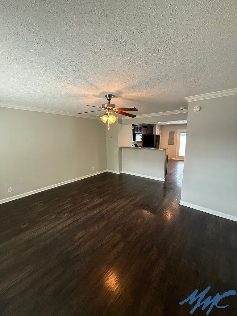 2 bed, 2.5 bath, 1128 sqft, $1,425 — Photo 2