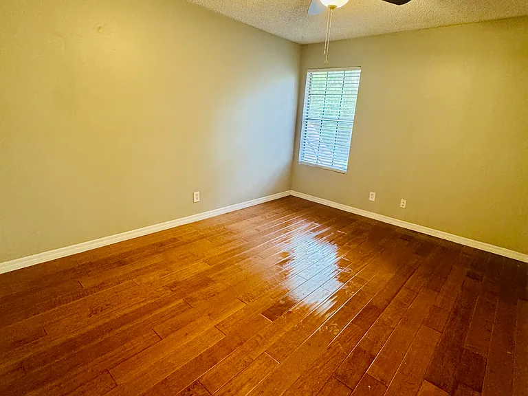 385 Woodside 201 Dr #201 — Photo 13