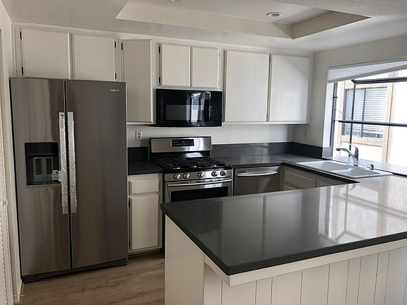 3rd image of 511 S El Molino Ave APT 4