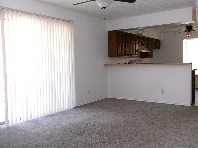 754 E Warrior Trl #D — Photo 2